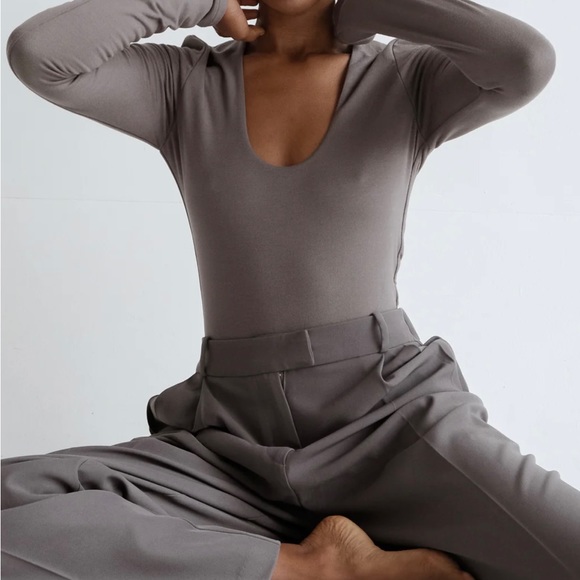 Re Ona Scoop Thong Body Suit in Charcoal in Small - Picture 3 of 11